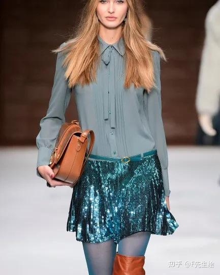 但,要注意色相相近的误区!虽然红色色相相近,但纯度差别太大!2.