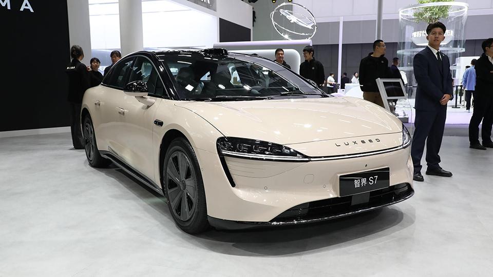 华为瞄准奔驰享界冲高端轿车市场但卖不了高价