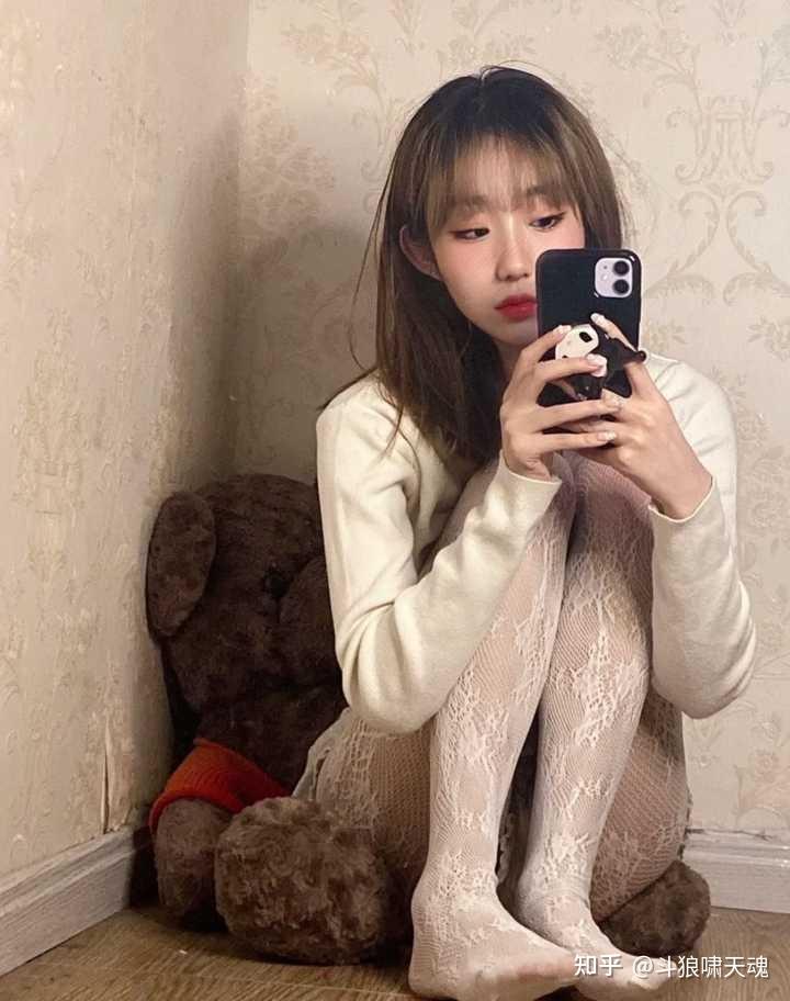 女孩子穿白袜子很好看是什么体验?