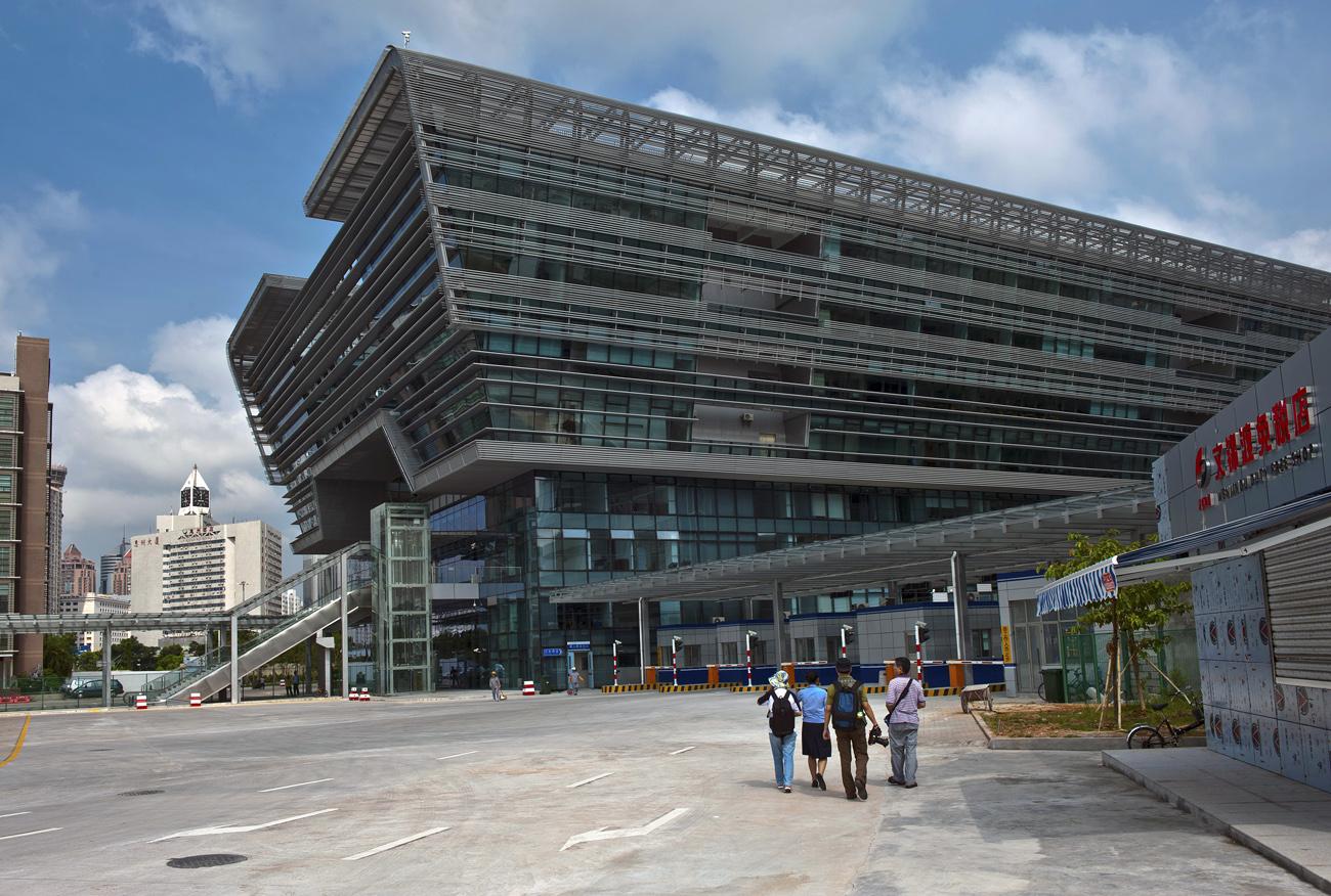 深圳哪个口岸离香港机场比较近? - 温不知的回