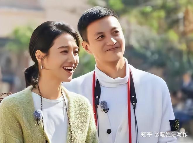 帮朱丹还债2000万,母亲是火箭军上校,41岁的周一围太低调了 - 知乎