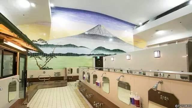 为什么日本很多钱汤的浴池都会有富士山的画像