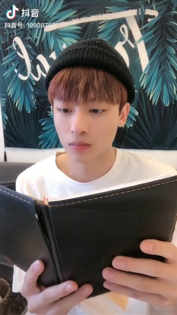 国外抖音博主的卡通穿搭