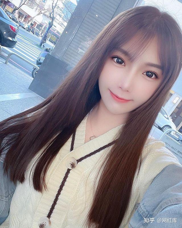 炙手可热的台湾网红女神小福芯她的魅力让人心动不已