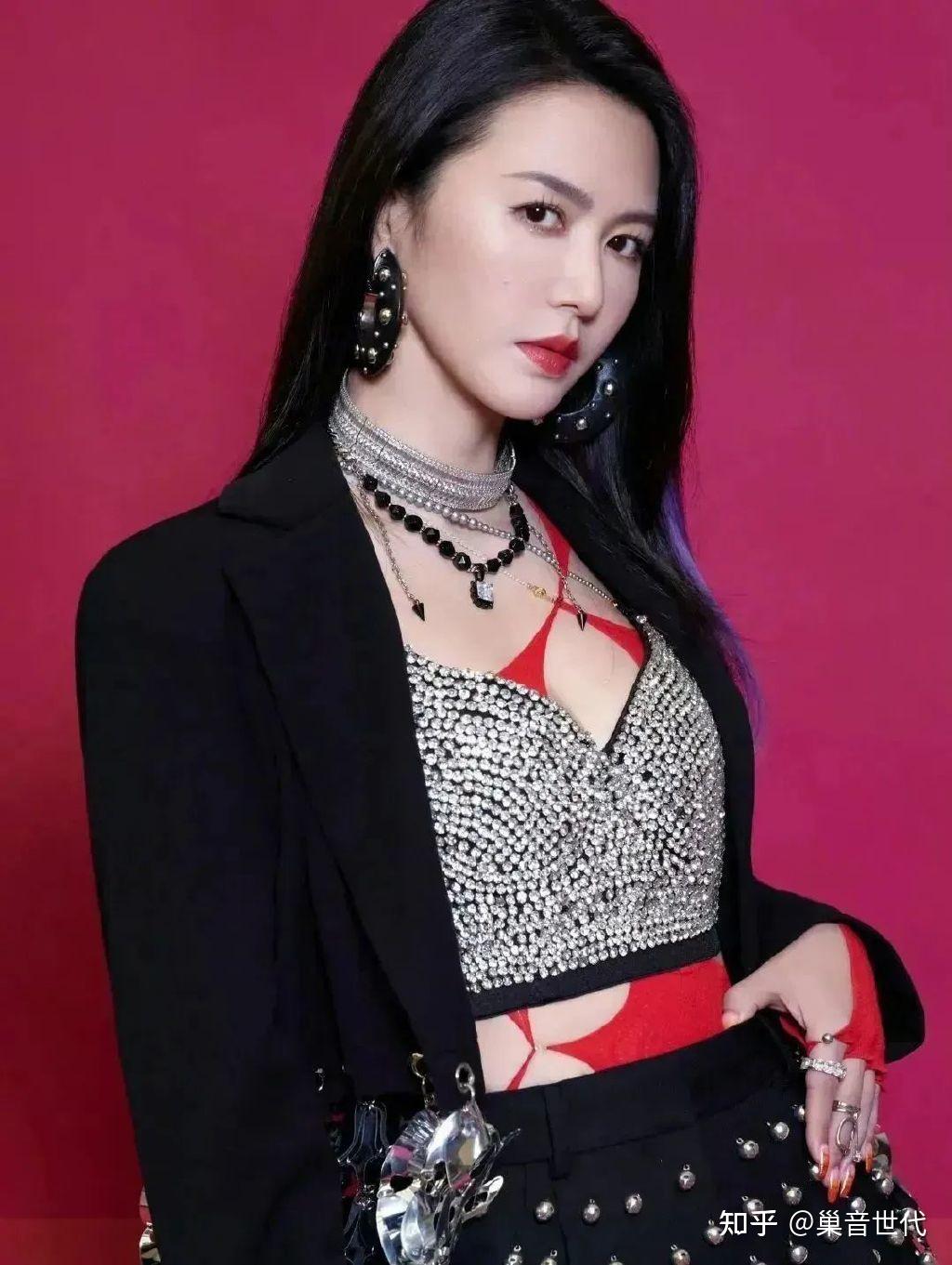 大咖驾到 | 《披光》演唱者谭维维受邀参与「大齐元宇宙音悦汇」!