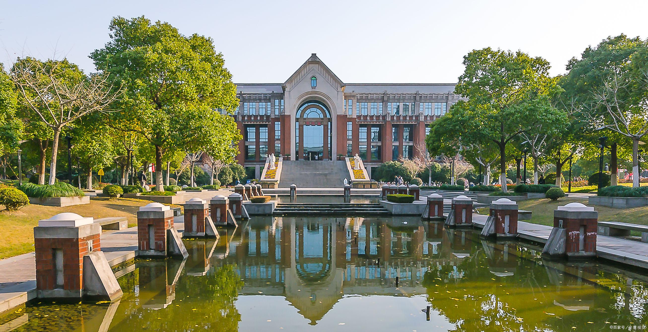 西南政法大学:位于重庆市,是新中国最早建立的高等政法学府,改革开放