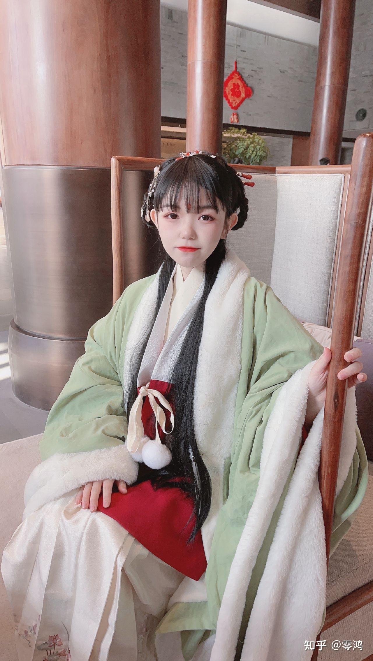 封茗囧菌的线下和微博的照片差别大码吗各位线下见过的可以说一下嘛