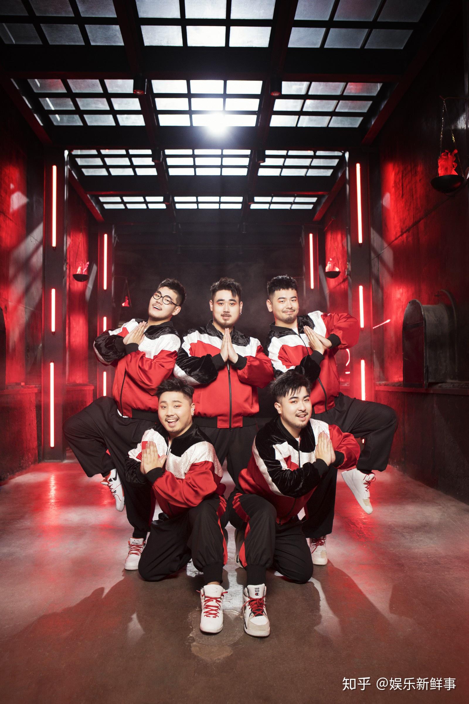 2020年11月22日,「熊猫堂」的五位成员,在素有"大熊猫之乡"美誉的成都