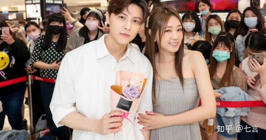 艺人王子(邱胜翊)2018年认爱香港女星邓丽欣,但上月27日两人同时在