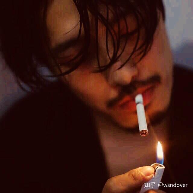 有哪些看起来比较成熟的男生头像