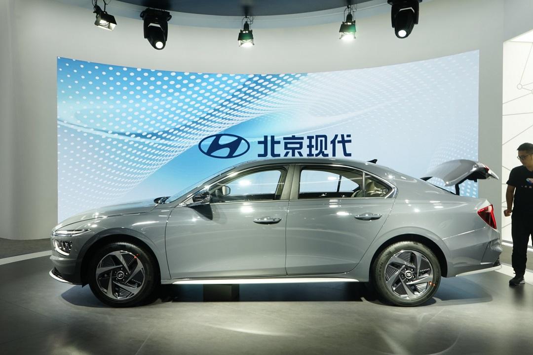 2020广州车展丨nedc续航520km北京现代名图纯电动版亮相