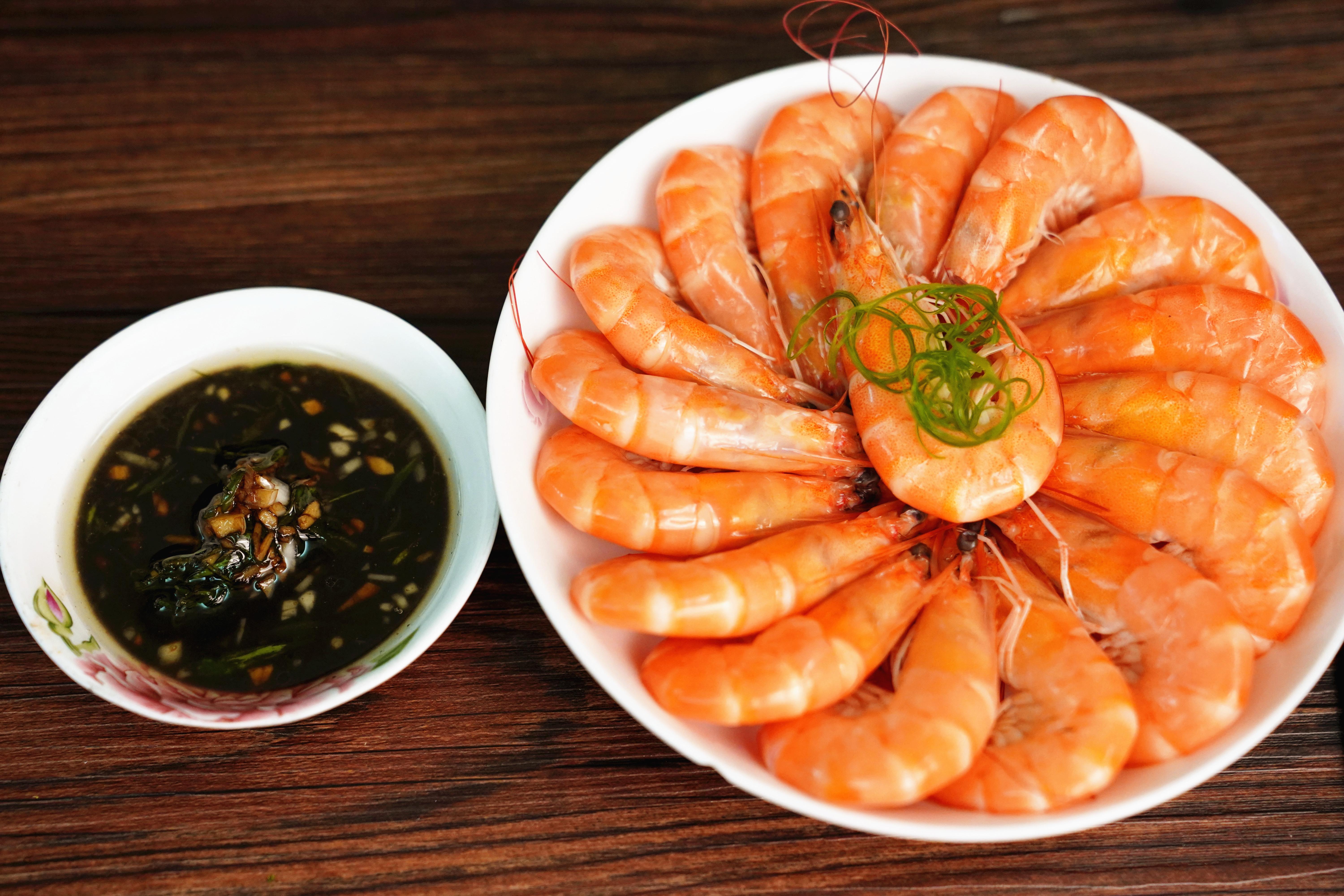 白灼虾到底是水煮还是蒸? - 知乎