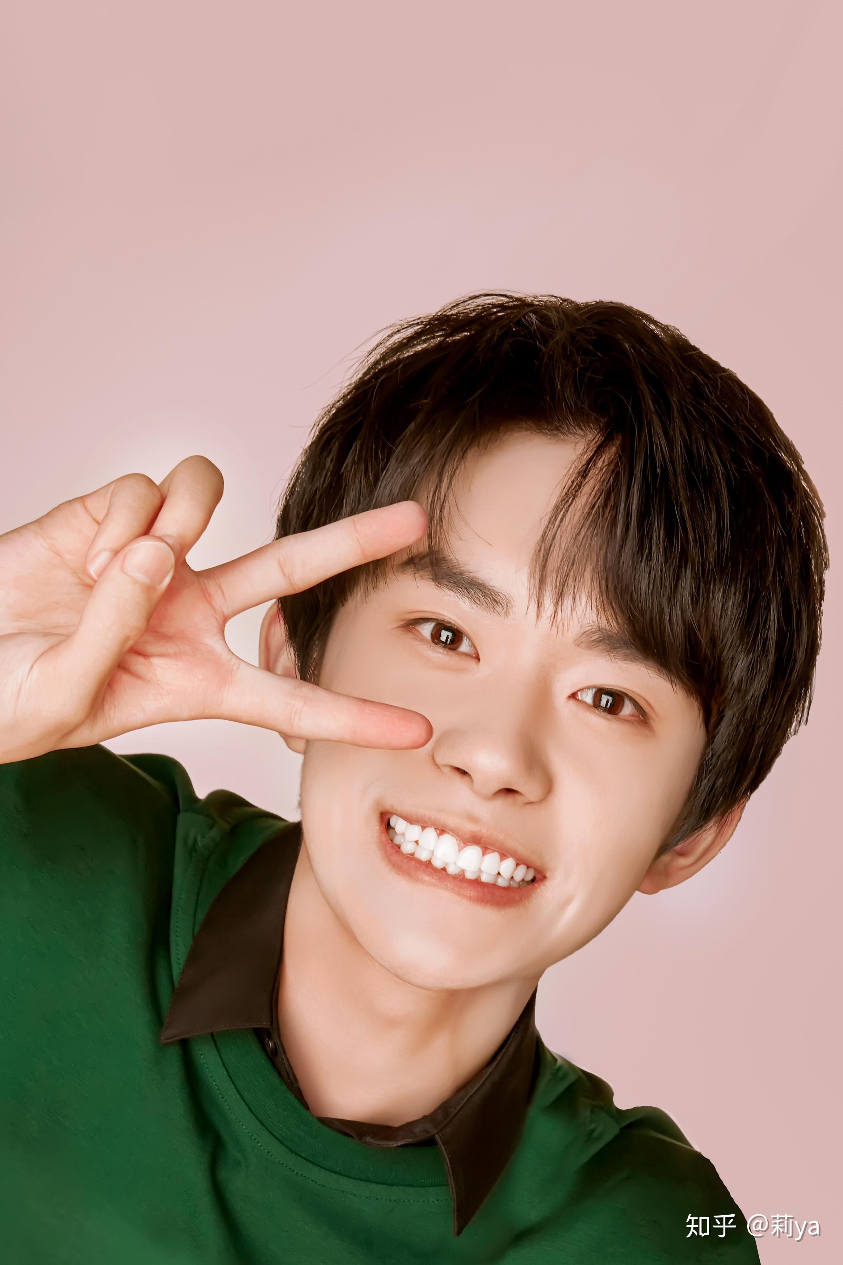 有没有易烊千玺的超甜梨涡照? - 知乎