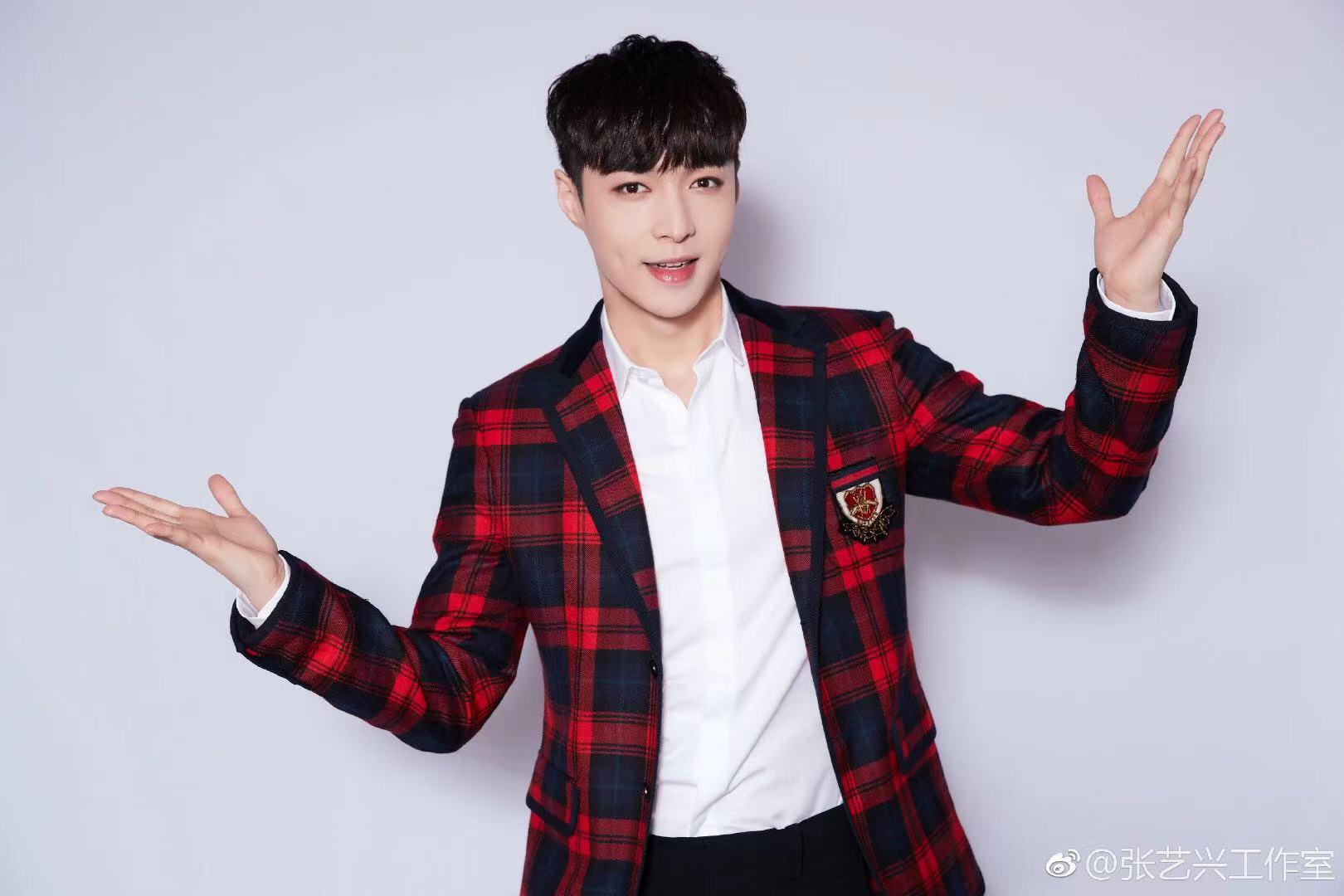 如何评价2021年春晚张艺兴的中国风mpop舞台画卷