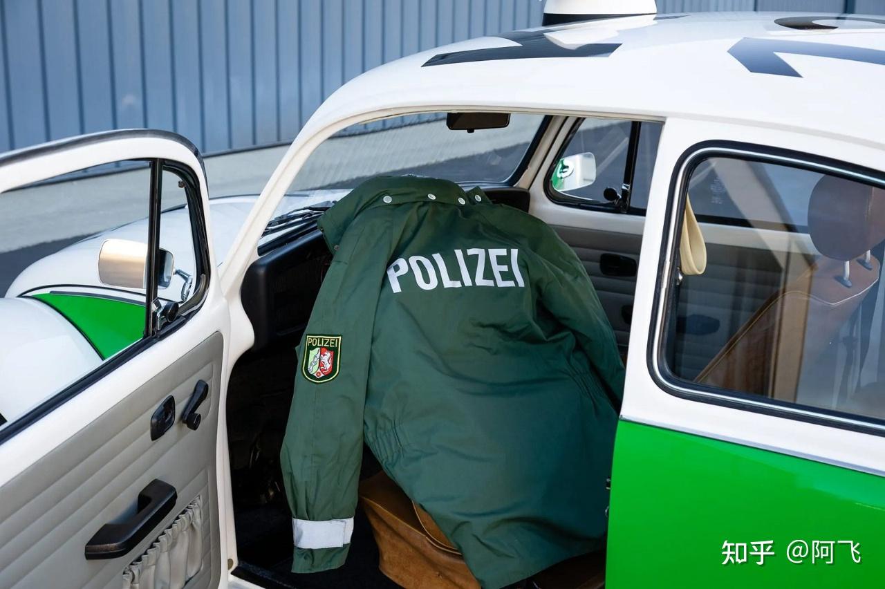 最可愛的老警車1979年大眾甲殼蟲警車隨車還送件綠夾克