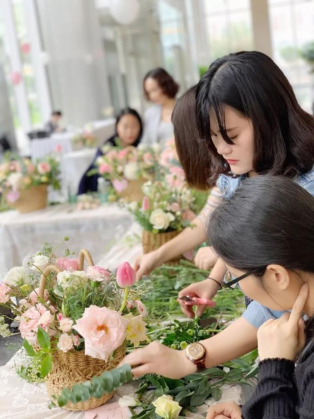 花藝師婚禮策劃師簡歷模板分享選擇一份提升幸福感的工作