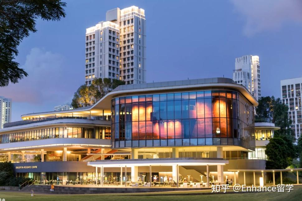 新加坡国立大学,1980年由南洋大学和新加坡大学合并创立,是一所qs现