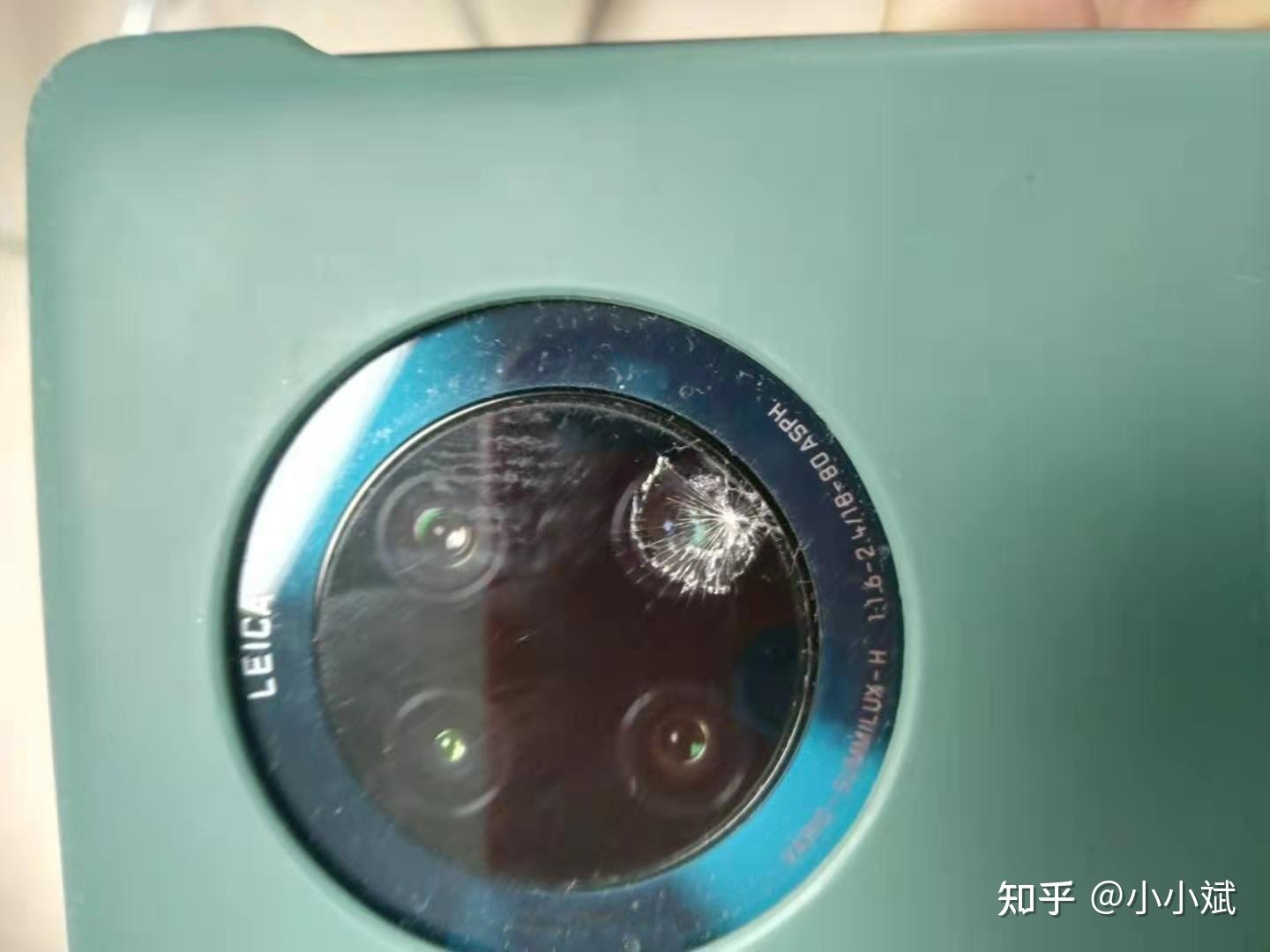 华为mate30pro后置摄像头玻璃碎了更换需要多少