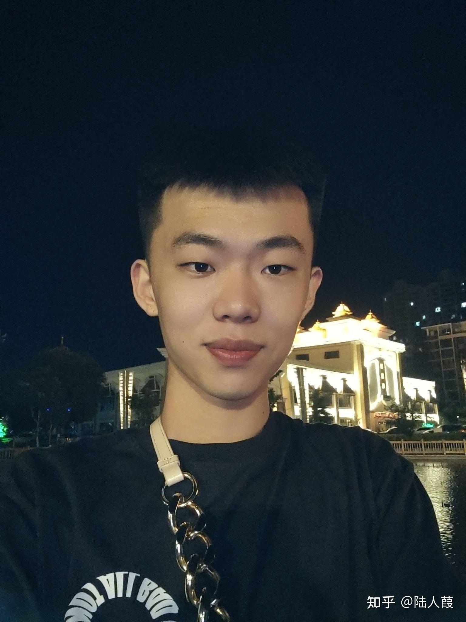 嘴唇厚的男生真的很丑吗? - 知乎