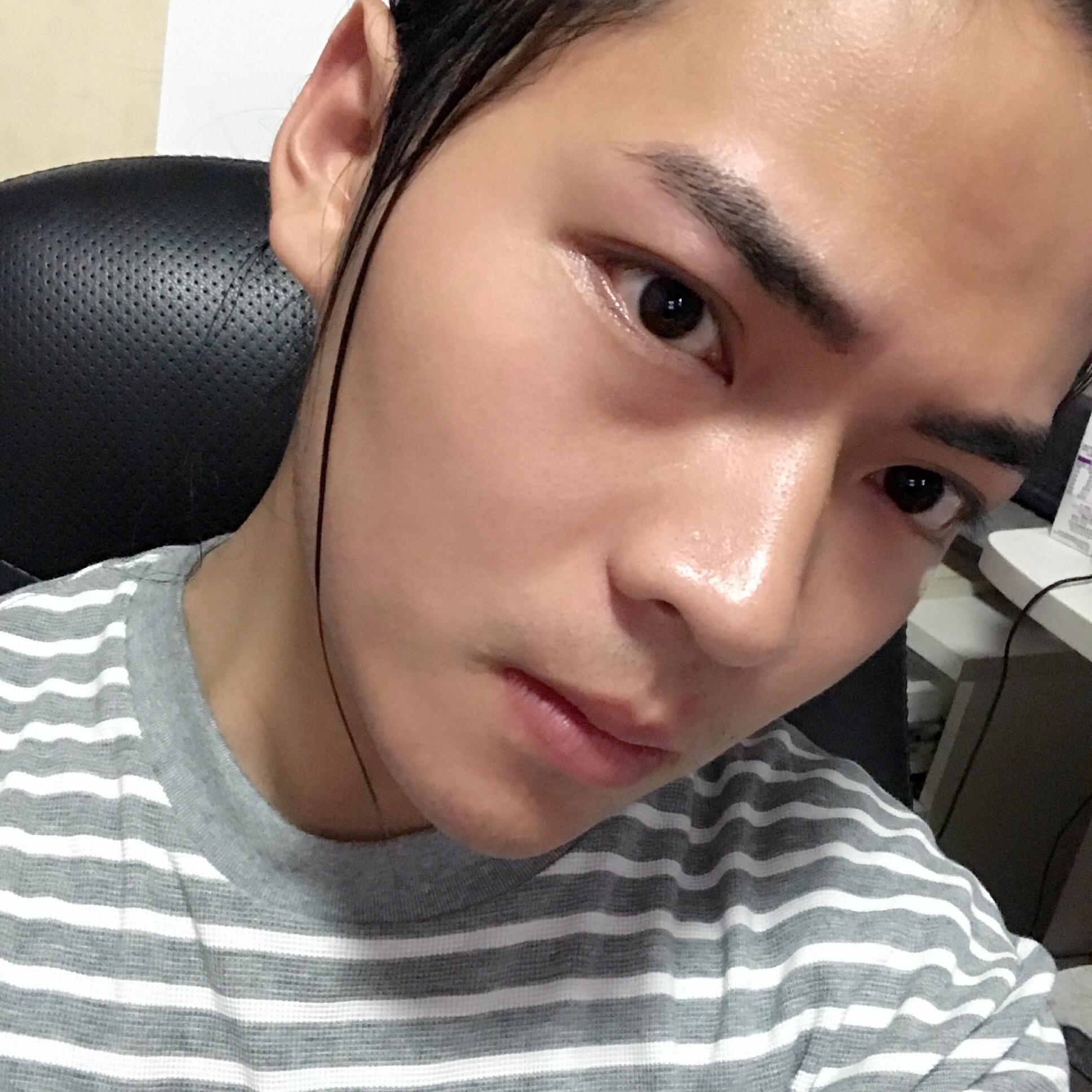 男性有好看的眉眼是种怎样的体验