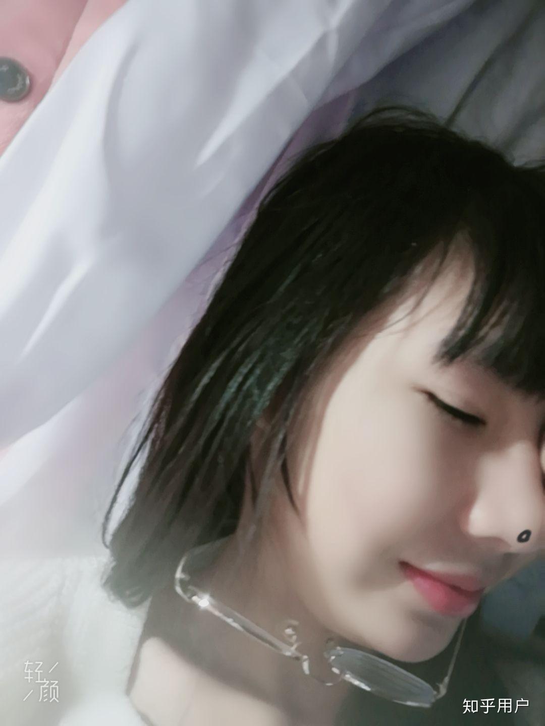 到二十多岁还有婴儿肥是什么体验?