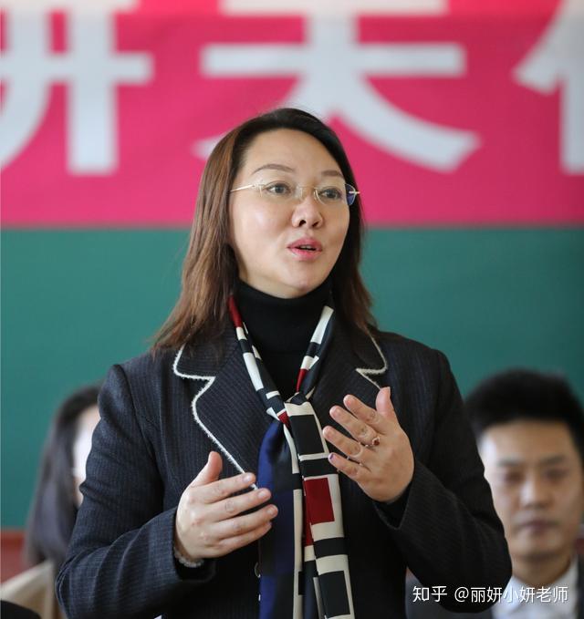 丽妍王佳敏校长开班讲话丽妍师生为天使班学员进行技术展示与天使班