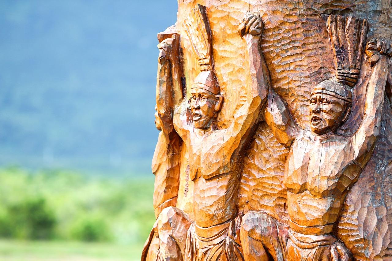 2. 精细雕刻工艺