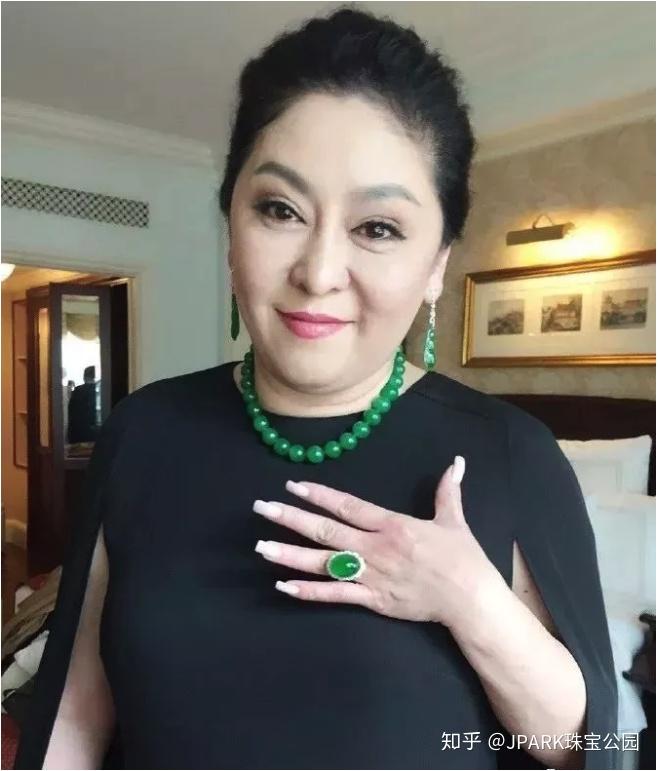 豪门富太太都佩戴什么珠宝