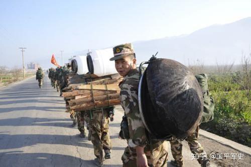 军似乎每个连级作战单位,就专门配有一个六,七人等人数不一定的炊事班