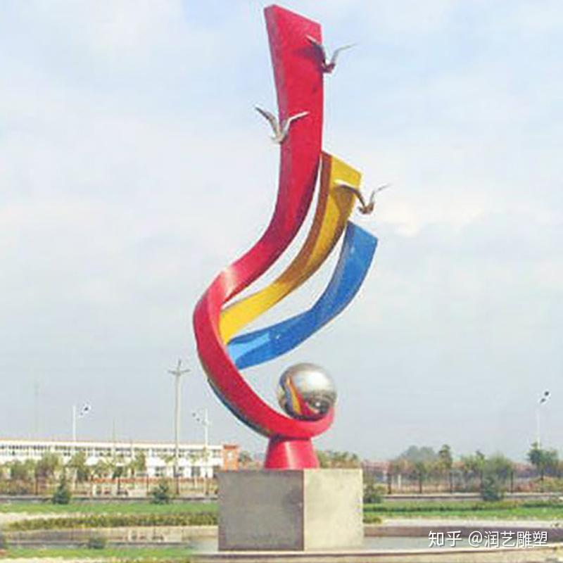 这个"影像"可给人以宏伟崇高,宁静沉重,升腾飞跃,或是一种形体结构的