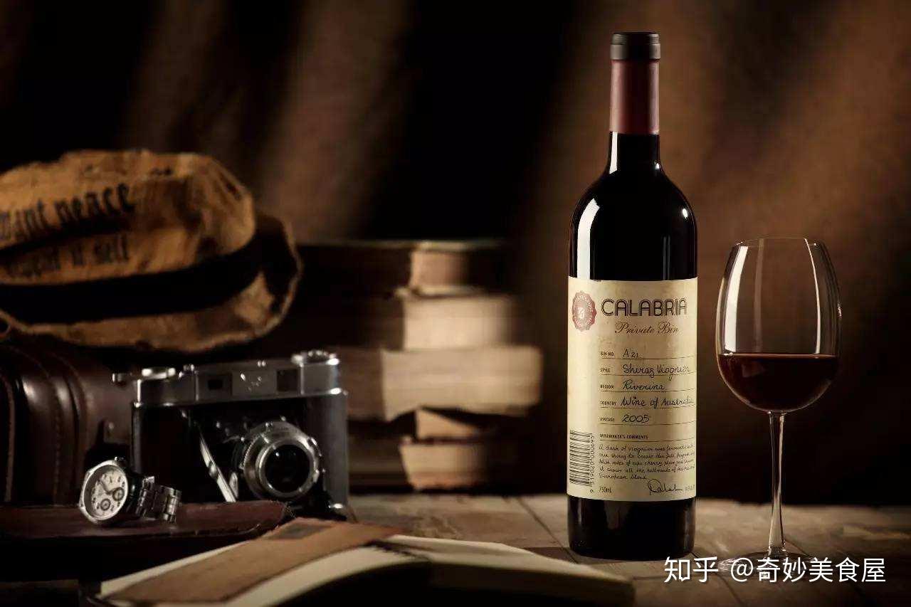 灵珑古堡钻级赤霞珠干红 紫钻/蓝钻商品产地:法国葡萄品种:赤霞珠甜度