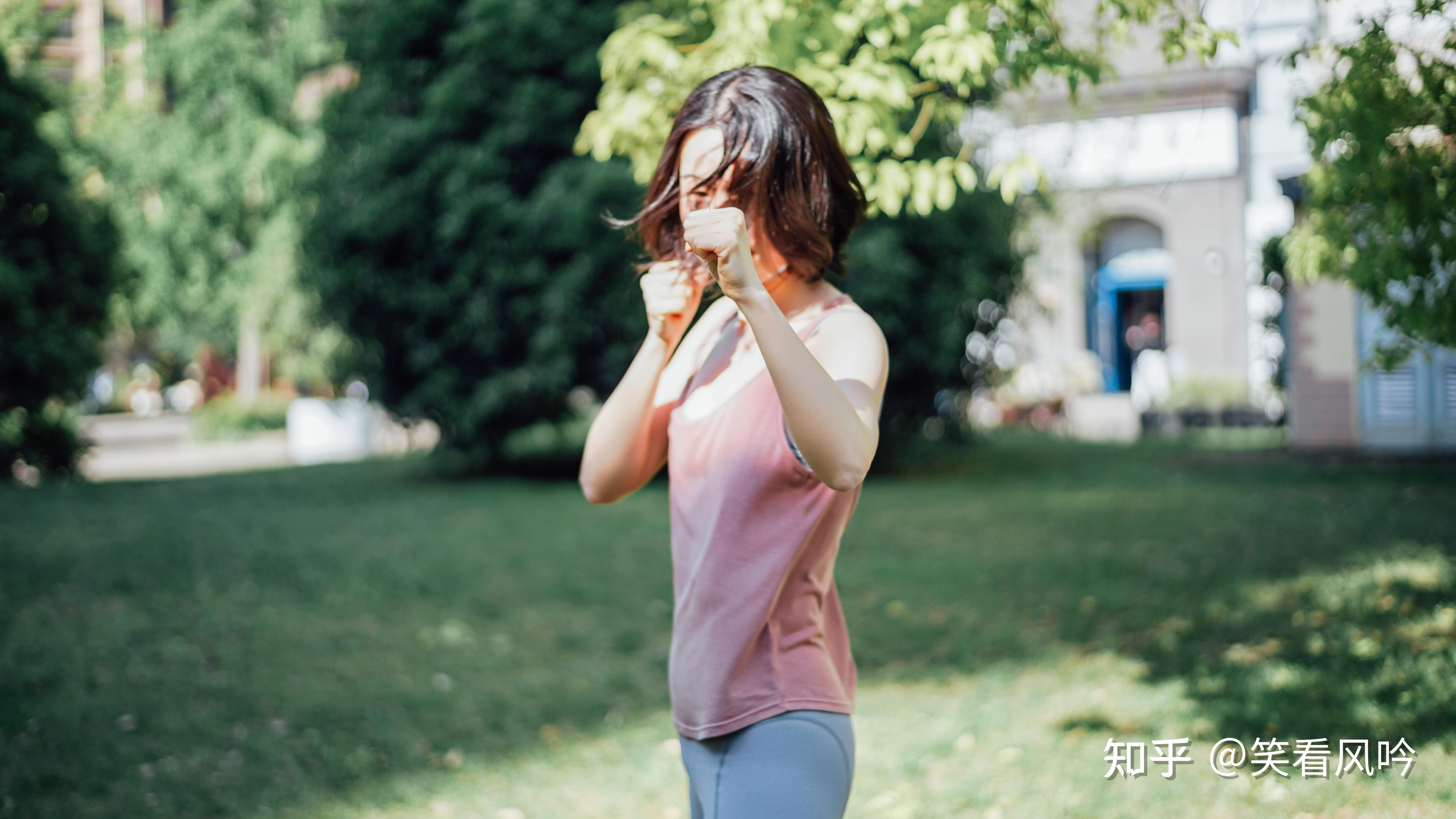 有能激勵自己健身的女生身材的壁紙嗎