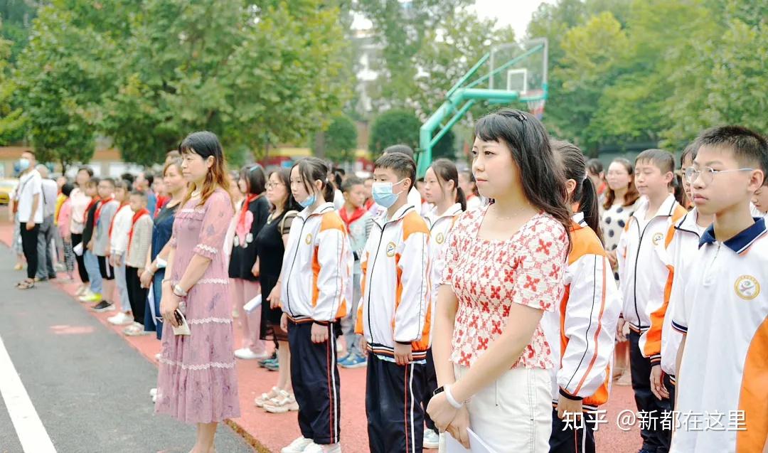 旃檀中学·新学期已经开启祝福童鞋们在新的一年里收获知识和快乐也