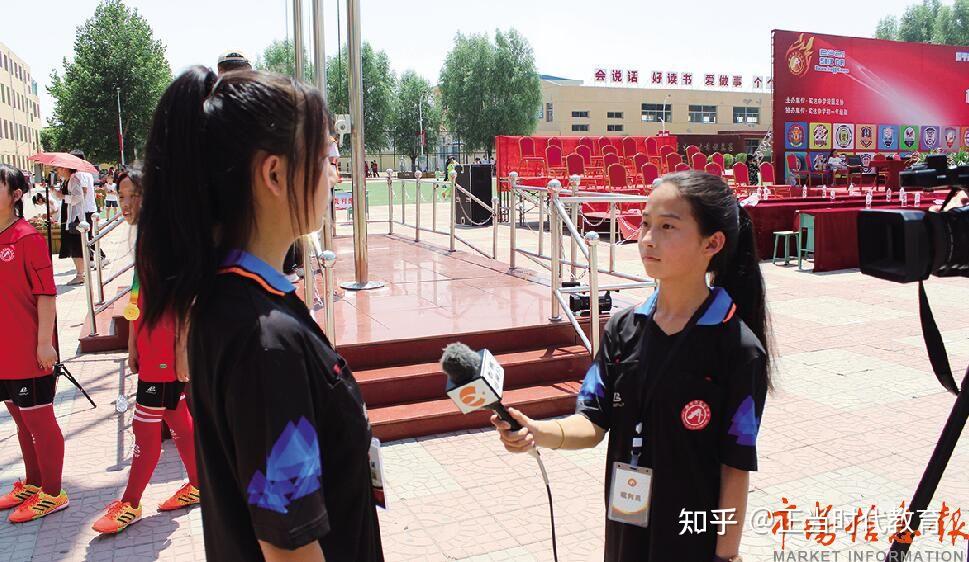 原平市实达中学推校园足球全职业普及显成效