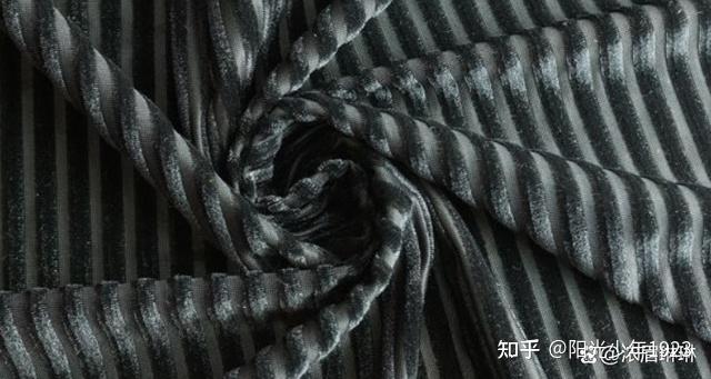 丝绒面料如何清洗 - 知乎