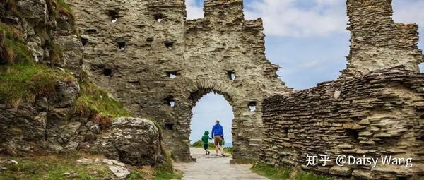 15. 廷塔杰尔城堡 (tintagel castle)