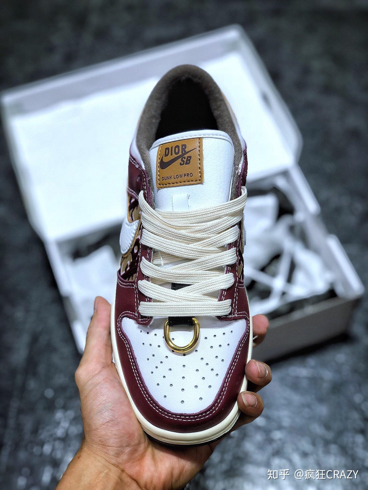 耐克白酒紅滑板鞋 dunk dior x nike dunk low - 知乎