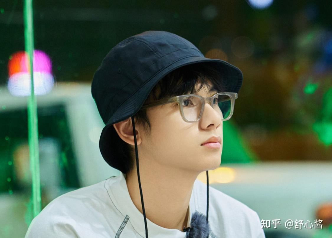 比如胡先煦说好和王安宇一起买咖啡,但身体不适未能起床这件小事,在不