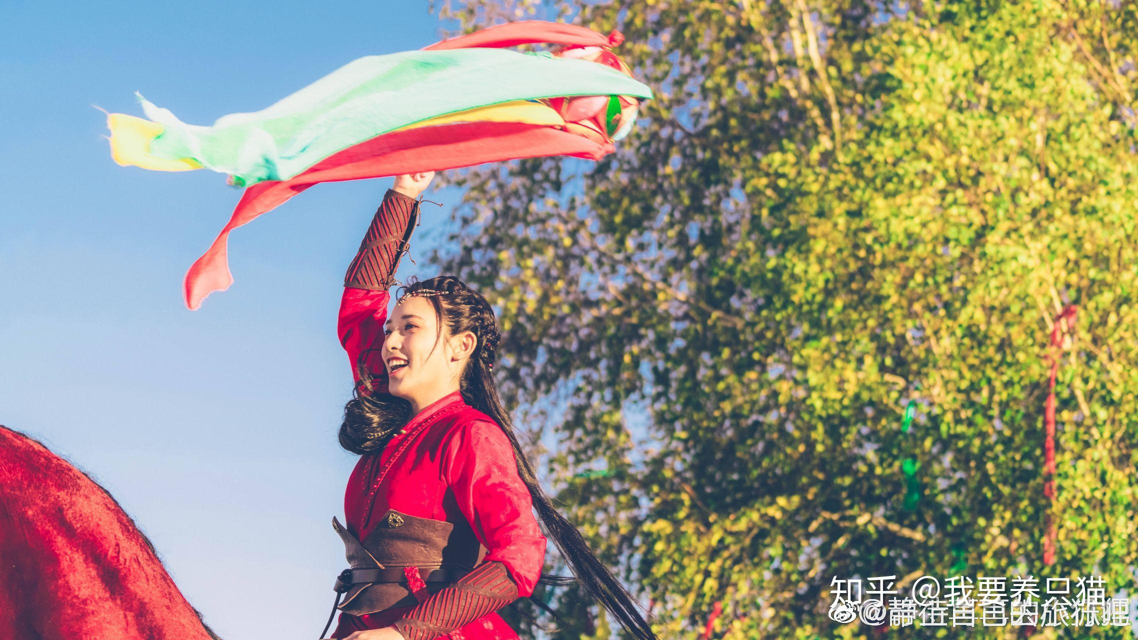 东宫红衣小枫，有壁纸吗？最近迷上小枫了！？