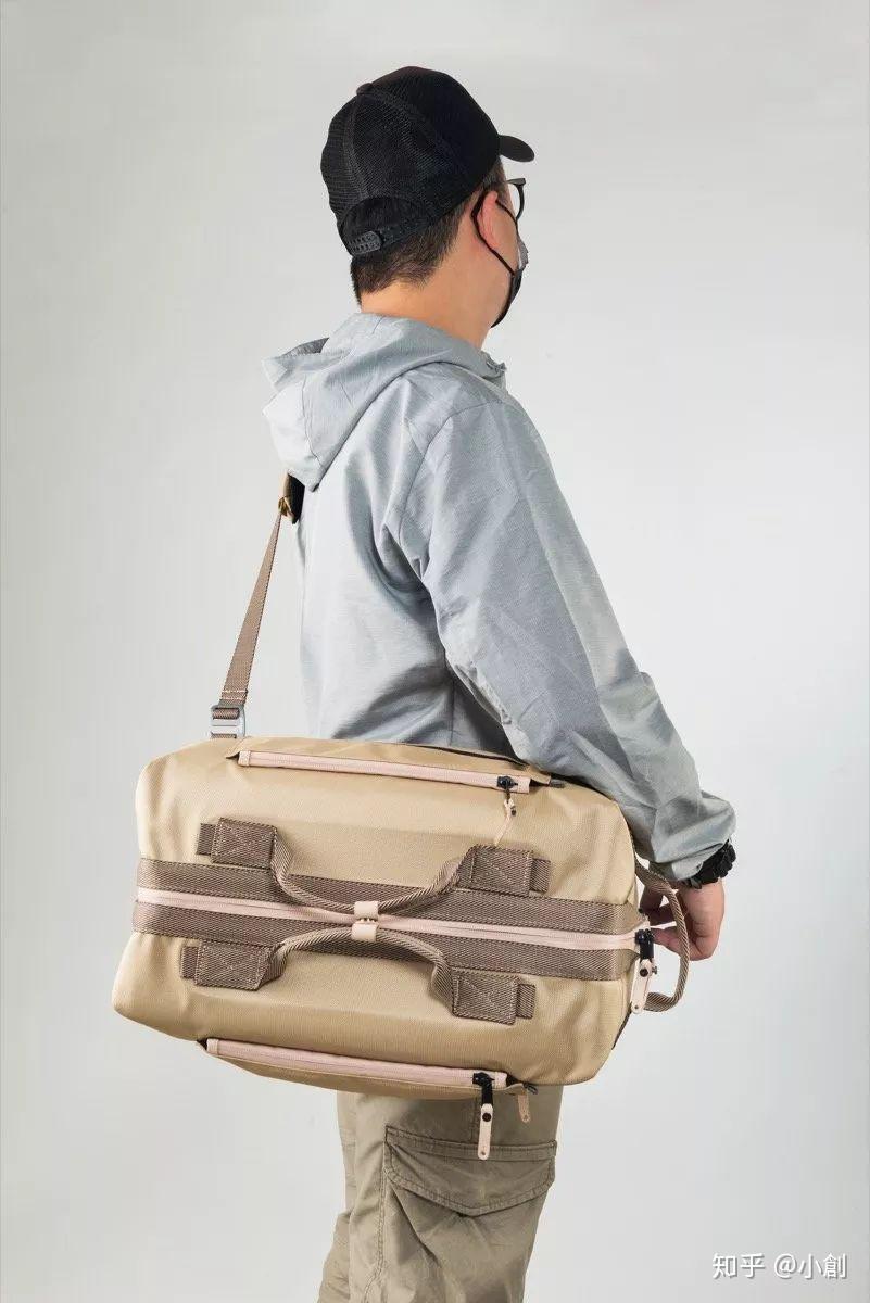 硬核背包啥都能装下30l大容量可背可挎可提