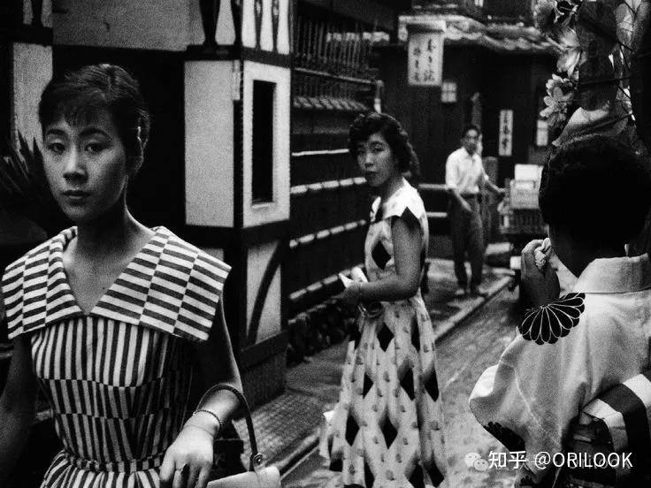 Issey Miyake:三宅一生随性服饰设计(一) - 知乎