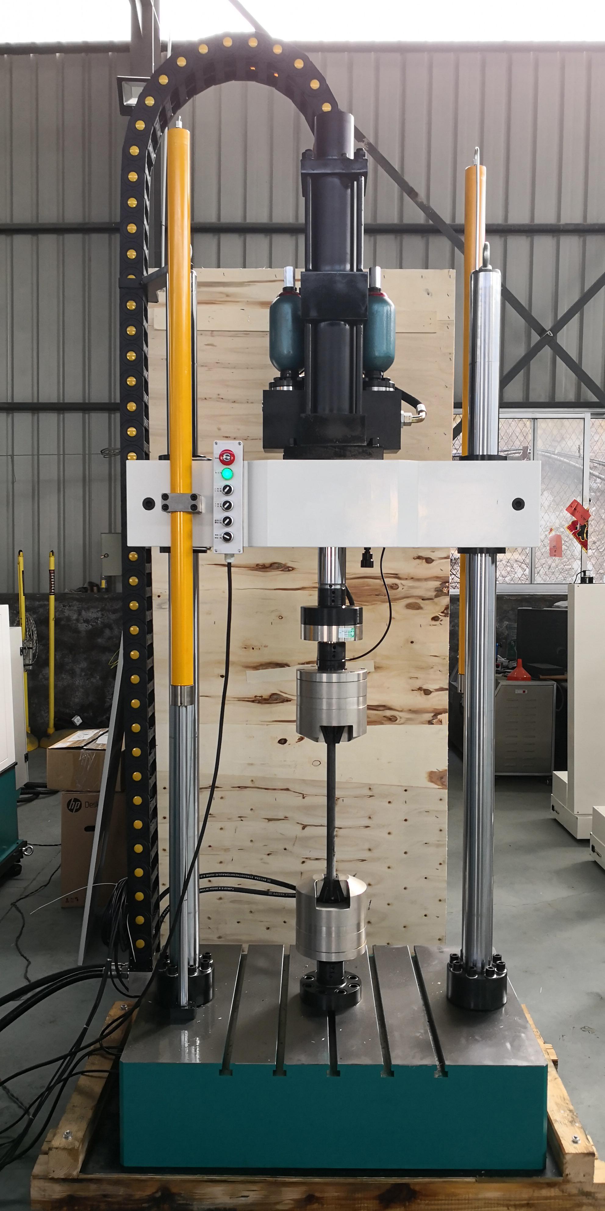 怎么做一个弹簧弹射的装置,就是按一下按钮或者开关弹簧就会弹出去的