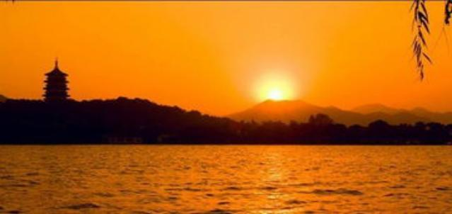 雷峰夕照