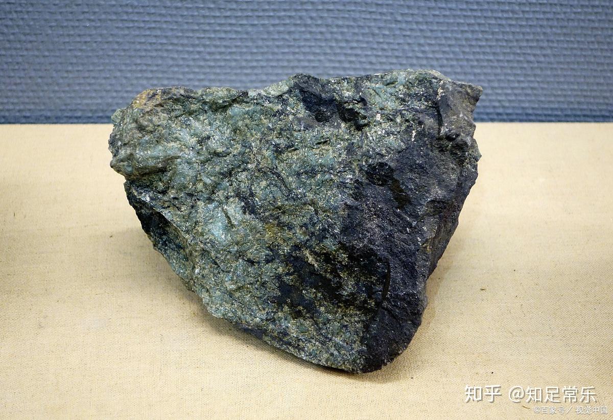 浅谈霞石的基本知识 - 知乎