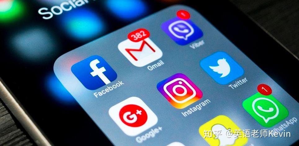 1【考题】nowadays, more people are choosing to socialise online