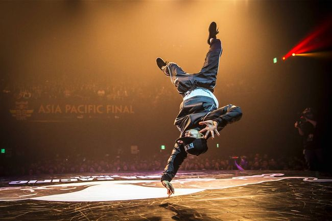 2014年,红牛hit top全国总决赛冠军;2010年,第一届中国最强华人街舞