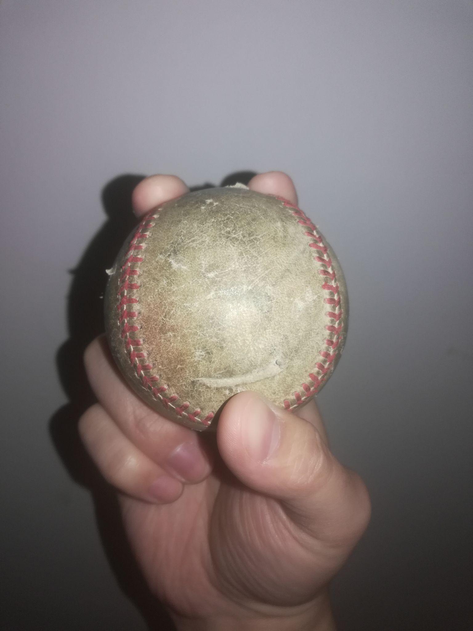 在棒球中指叉球和曲球都是纵向变化两者的轨迹有何区别两种球各有什么