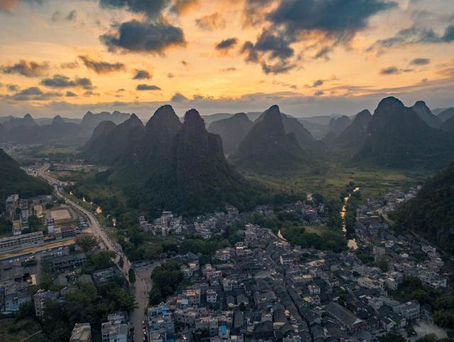 提起古城古镇,好像一般人只会想到凤凰,乌镇,或者同里,镇远这些地方.