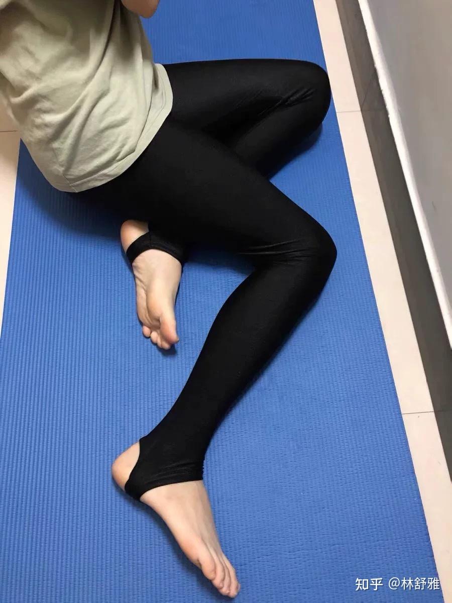 大家还记得这款健美裤脚蹬裤踩脚裤吗