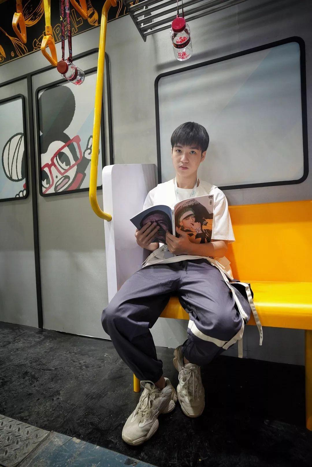 电竞选手一年挣7位数很简单那退役后都在干嘛严君泽告诉你